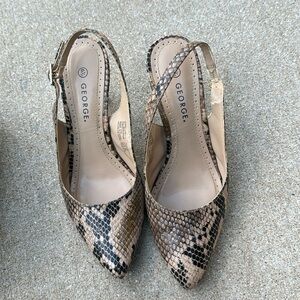 Free! Sling back heeled shoes